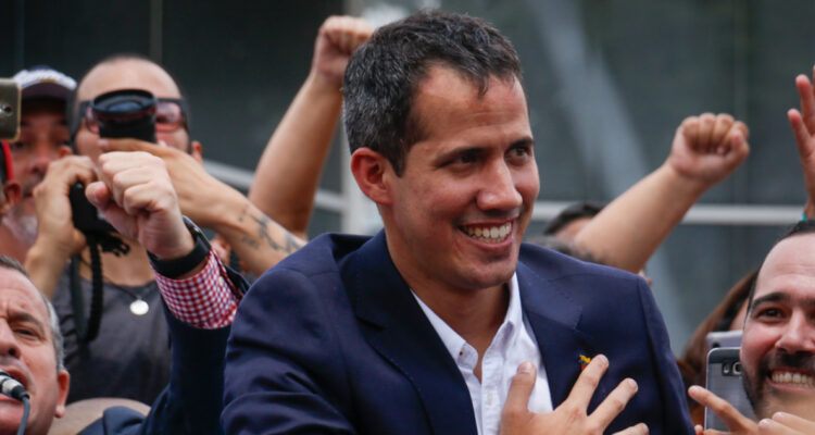 Juan Guaidó llegará a Chile para el cambio de mando y se suma a María Corina Machado