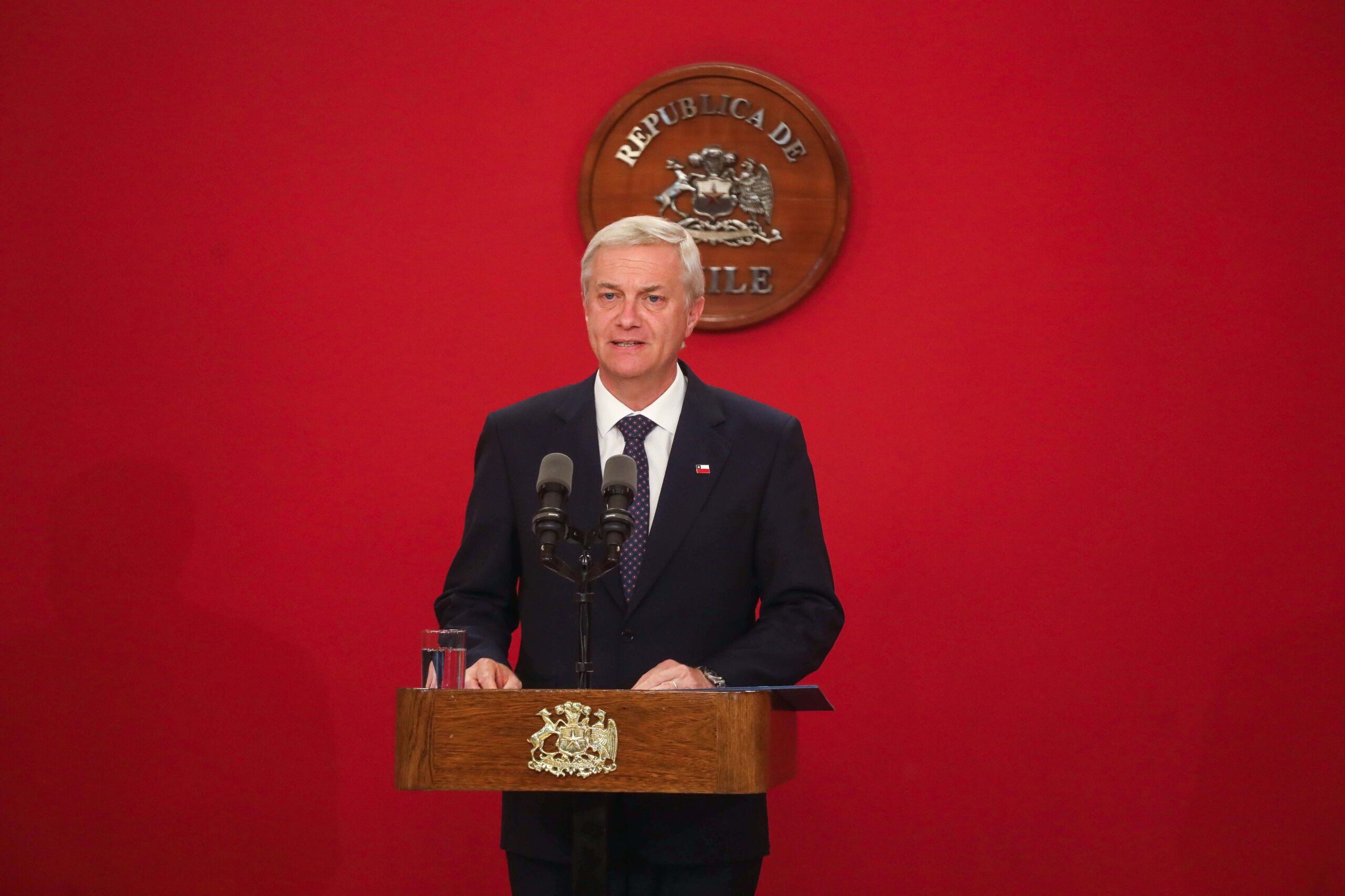 Kast confirma que aplicará indultos y no descarta beneficiar a condenados por Derechos Humanos