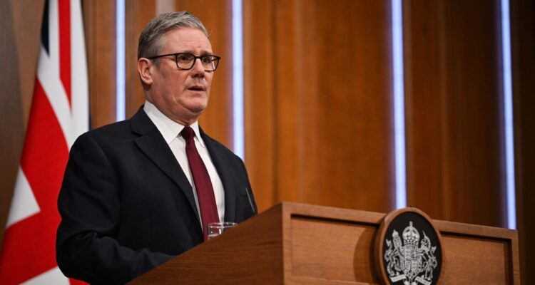 Starmer dice que trabaja con varios aliados en un plan "viable" para reabrir el estrecho de Ormuz