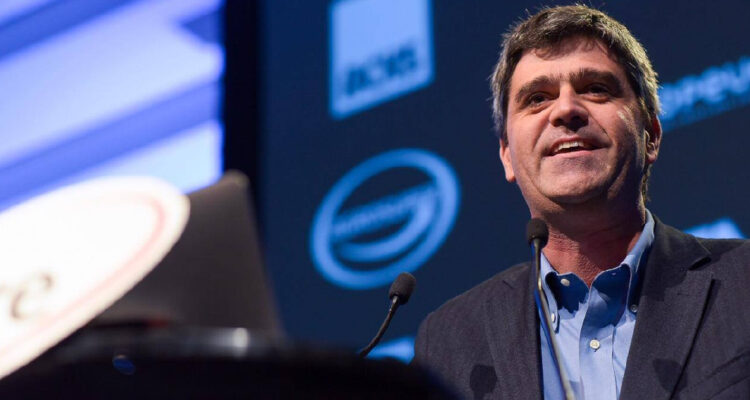 La Asociación de AFP nombra a León Fernández Casto como nuevo presidente del gremio