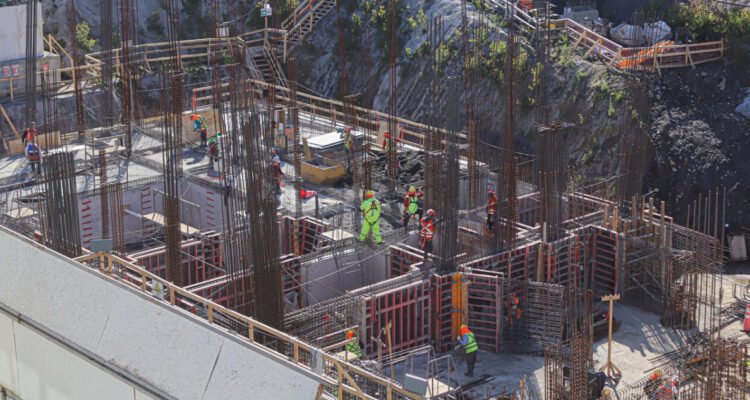 La construcción arranca el 2026 con debilidad: permisos de edificación vuelven a caer en enero