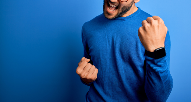 Persona celebrando un logro