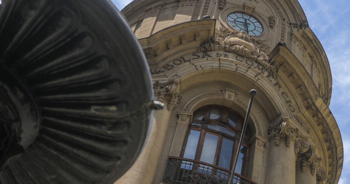 La incertidumbre golpea la Bolsa de Santiago y el IPSA cae ante la escalada en Medio Oriente