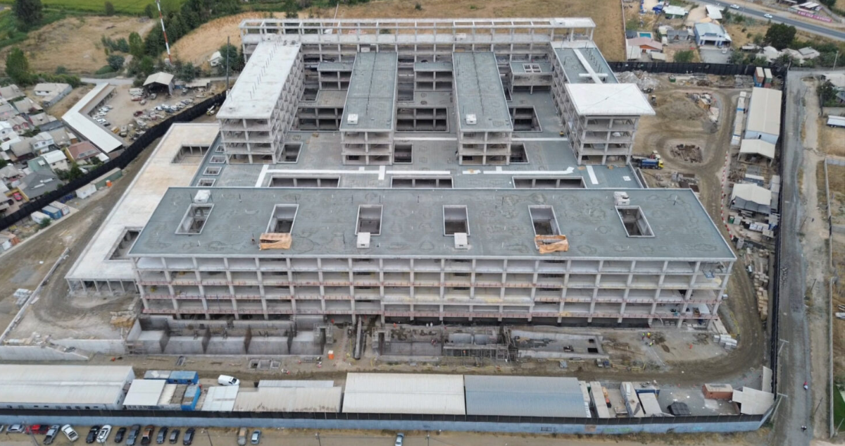 Debía entregarse en 2025 y solo lleva 30%: qué mantiene frenado al nuevo Hospital de Linares