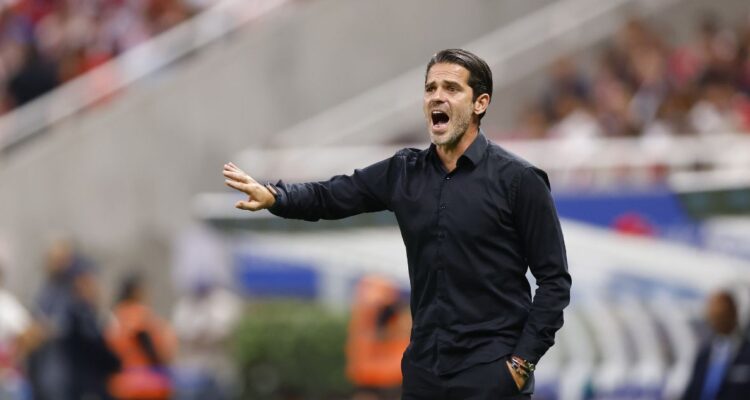 La U sigue buscando DT y opción de argentino Fernando Gago toma fuerza: aseguran que hay oferta formal