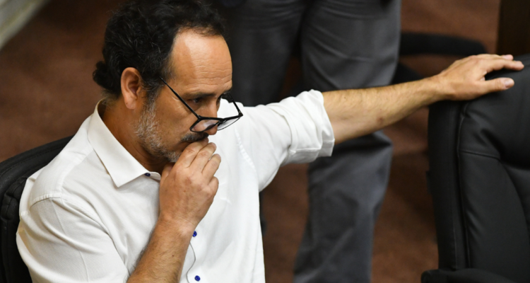 “Lacayo de intereses imperiales”: Núñez (PC) critica viaje de Kast a Miami y acusa sumisión ante EEUU