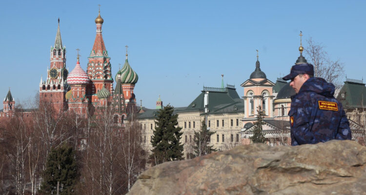 Las empresas industriales rusas cierran o reducen la jornada de trabajo ante la contracción económica