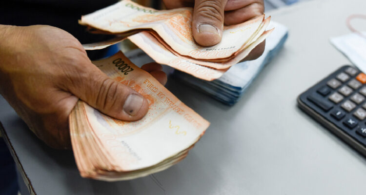 Las remuneraciones reales anotan 35 meses seguidos al alza ante la contención de la inflación