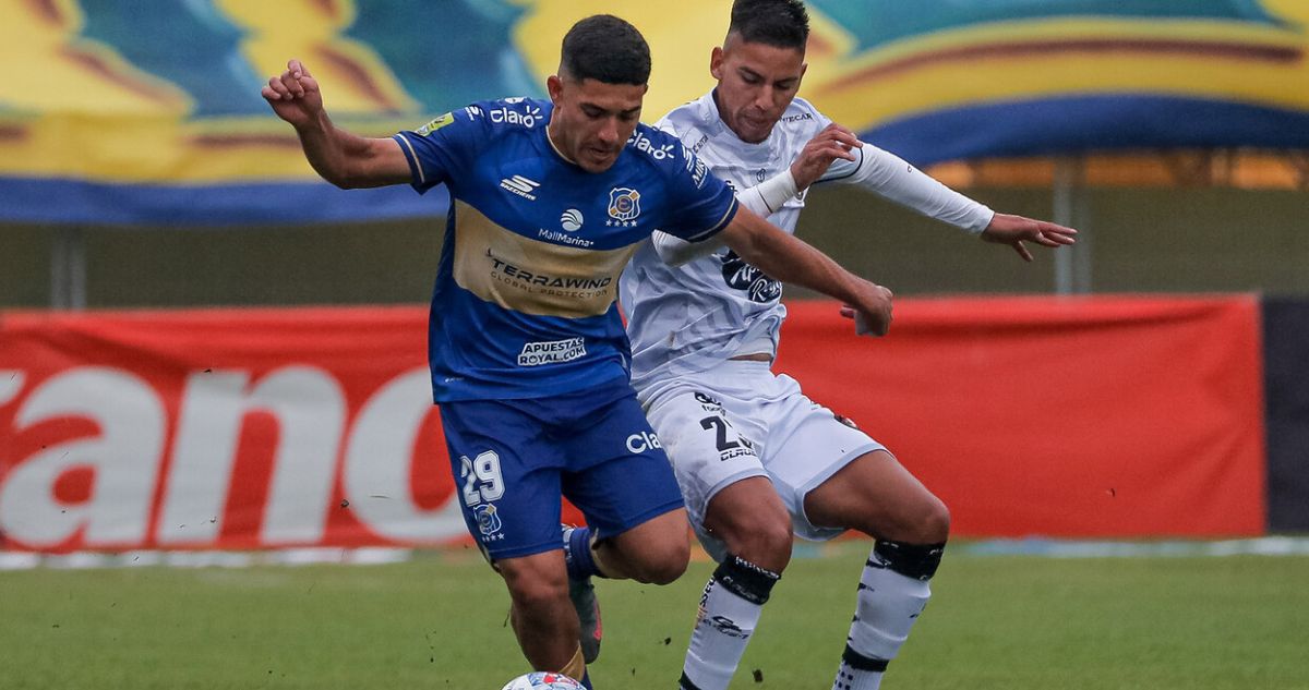 Everton le ganó a Limache en Liga de Primera.