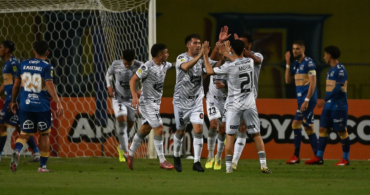 Limache remonta ante Everton y trepa en Grupo C de Copa de la Liga