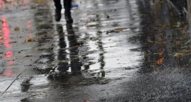 ¿Una que otra gota en el centro de Santiago? Meteorólogo y la posibilidad de lluvia en la RM