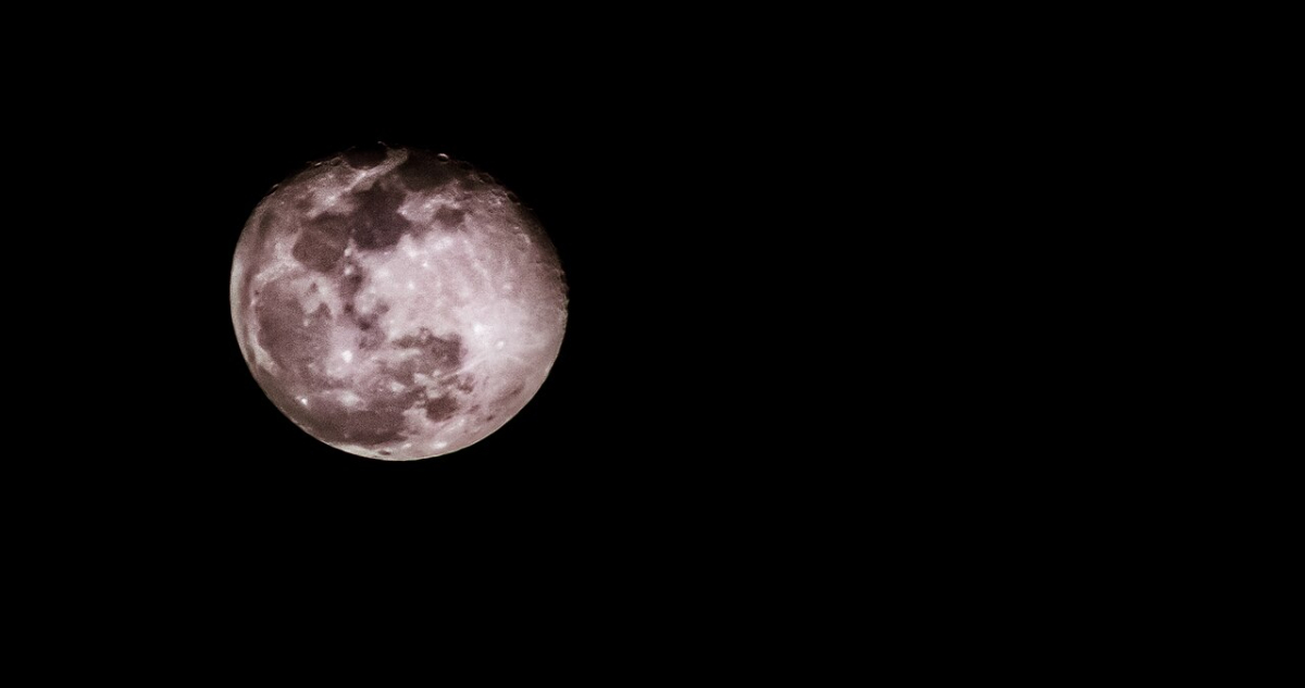 Luna Rosa