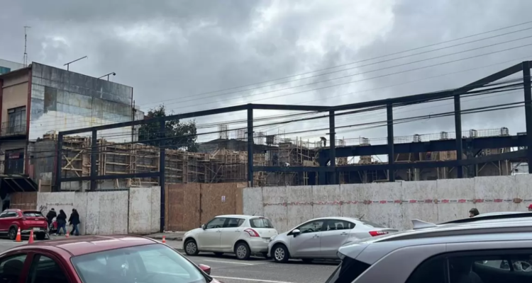 Valdivia: empresa que construía mall chino sin autorización pediría un cuarto permiso de edificación