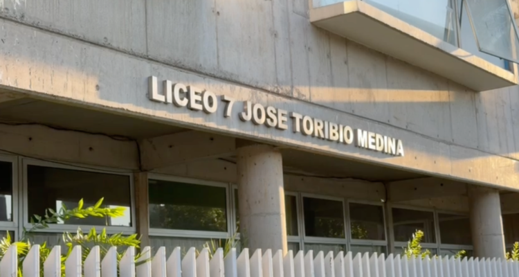 Manifestación estudiantil termina con un escolar apuñalado en Ñuñoa: autor está suspendido