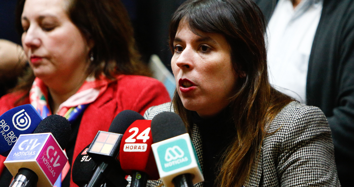 Martínez (FA) acusa a Kast de justificar su gestión culpando a la de Boric y lo emplaza a “gobernar”
