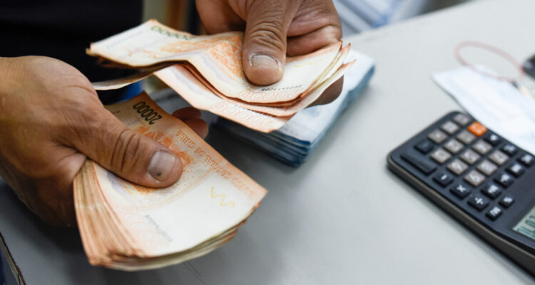 Más de $160 mil millones sin cobrar: CMF llama a revisar si tienes dinero de acreencias bancarias