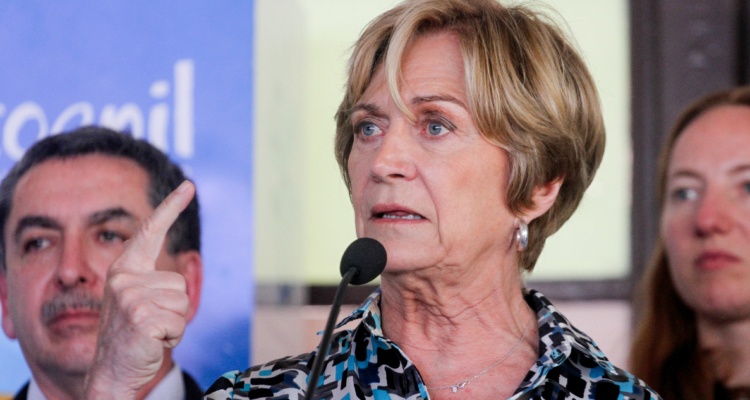 Matthei por retiro de decretos: “El progreso no puede ser a costa de nuestro patrimonio natural”