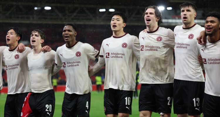 Darío Osorio suspendido: Midtjylland se impone al Nottingham Forest en ida de octavos de Europa League