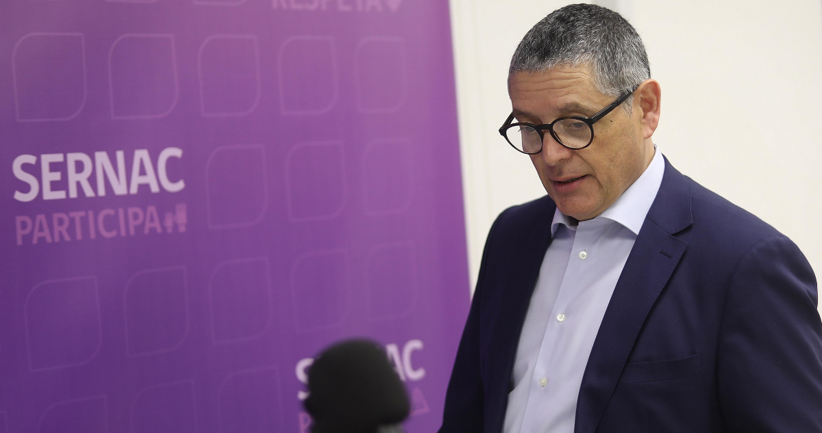 Ministerio de Economía pide la renuncia al director nacional del Sernac, Andrés Herrera