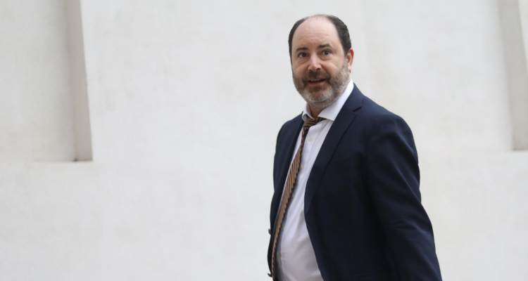 Ministro Rau advierte “situación grave” del mercado laboral y anuncia subsidio al empleo formal