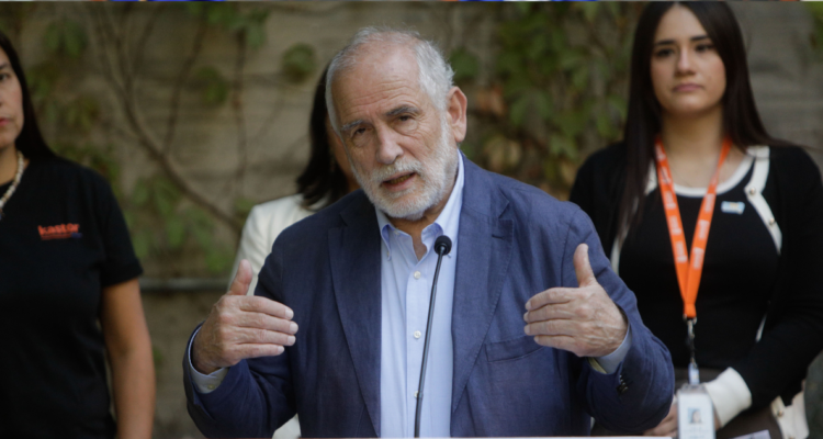 Montes anuncia cumplimiento de meta del Plan de Emergencia Habitacional: 260 mil viviendas entregadas