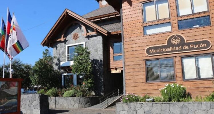 https://media.biobiochile.cl/wp-content/uploads/2026/03/municipalidad-pucon-750x400.jpg