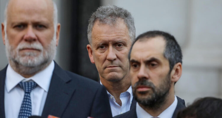 Muñoz reconoce que no informó sobre cable chino a De Grange durante bilaterales: "Lo había guardado"