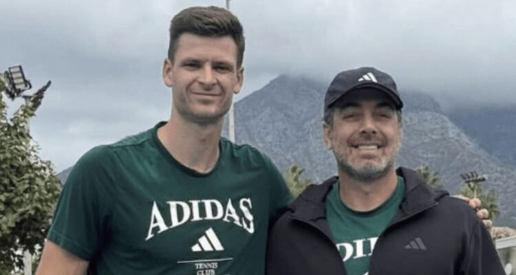 Nicolás Massú y Hubert Hurkacz