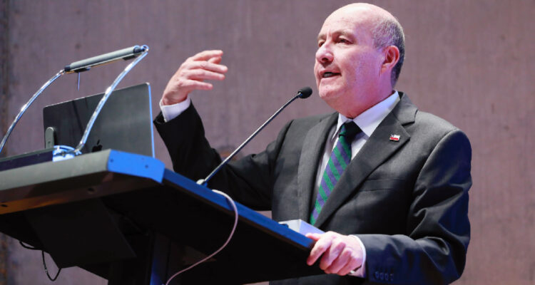 "No es el rol del Ministro de Hacienda ser simpático": Quiroz defiende nuevas medidas