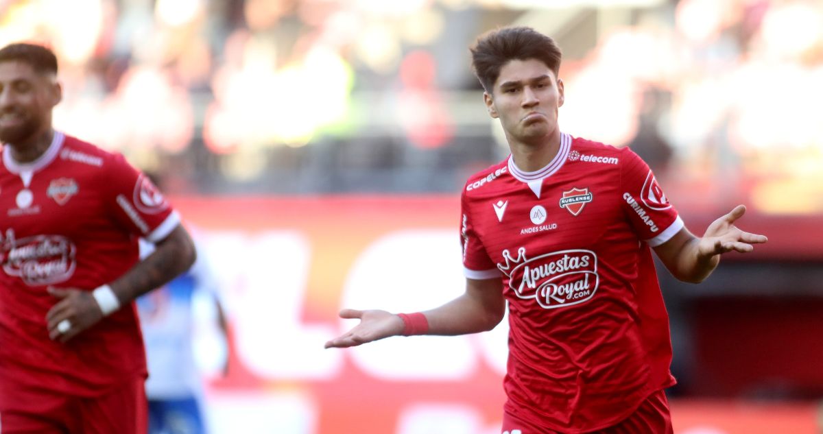 A Ñublense le bastó el gol de Ávalos para vencer a UC: chillanejos lideran grupo C en Copa de la Liga