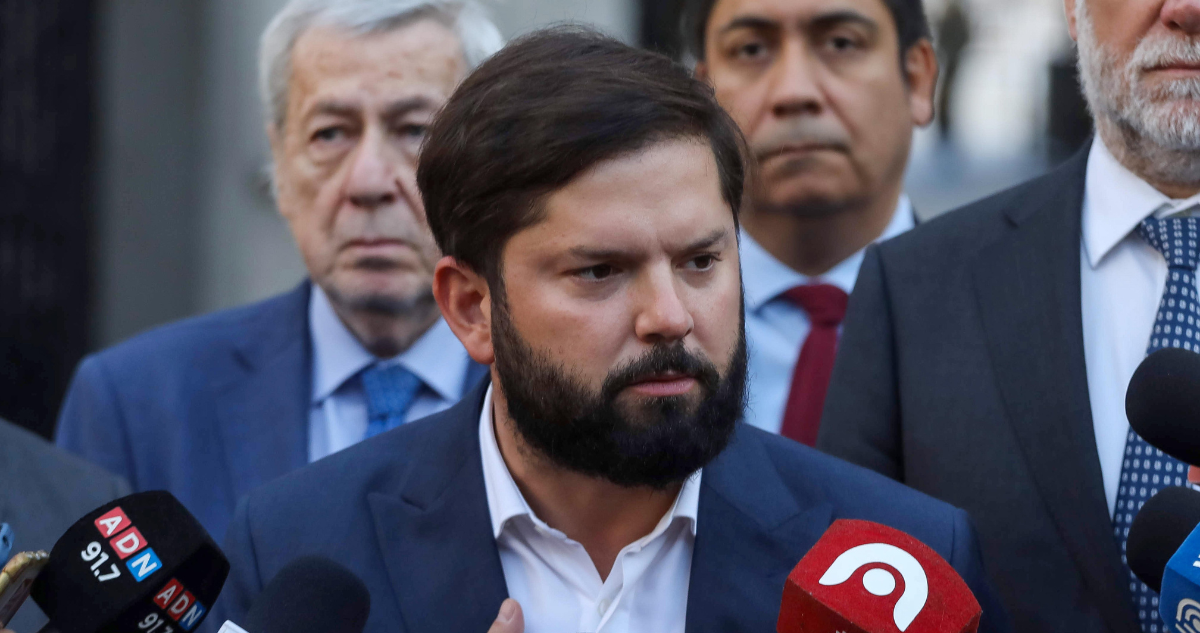 “Nuestra mano está tendida”: Presidente Boric ofrece a Kast dar por superado impasse del traspaso