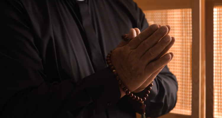 Obispo español encubrió abusos