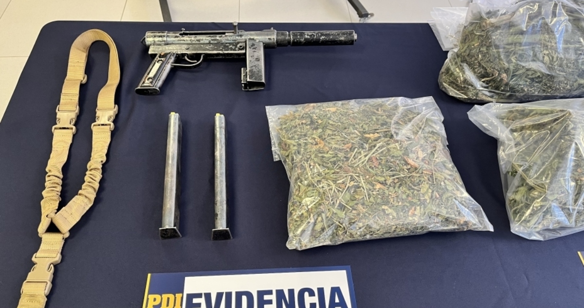 Operativo en comunidad deja un detenido: incautan armas, municiones y marihuana