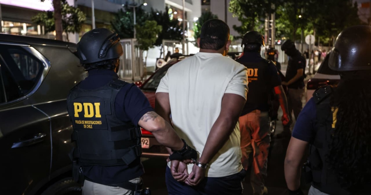 Realizan operativo migratorio donde extranjeros agredieron a inspectores en Estación Central