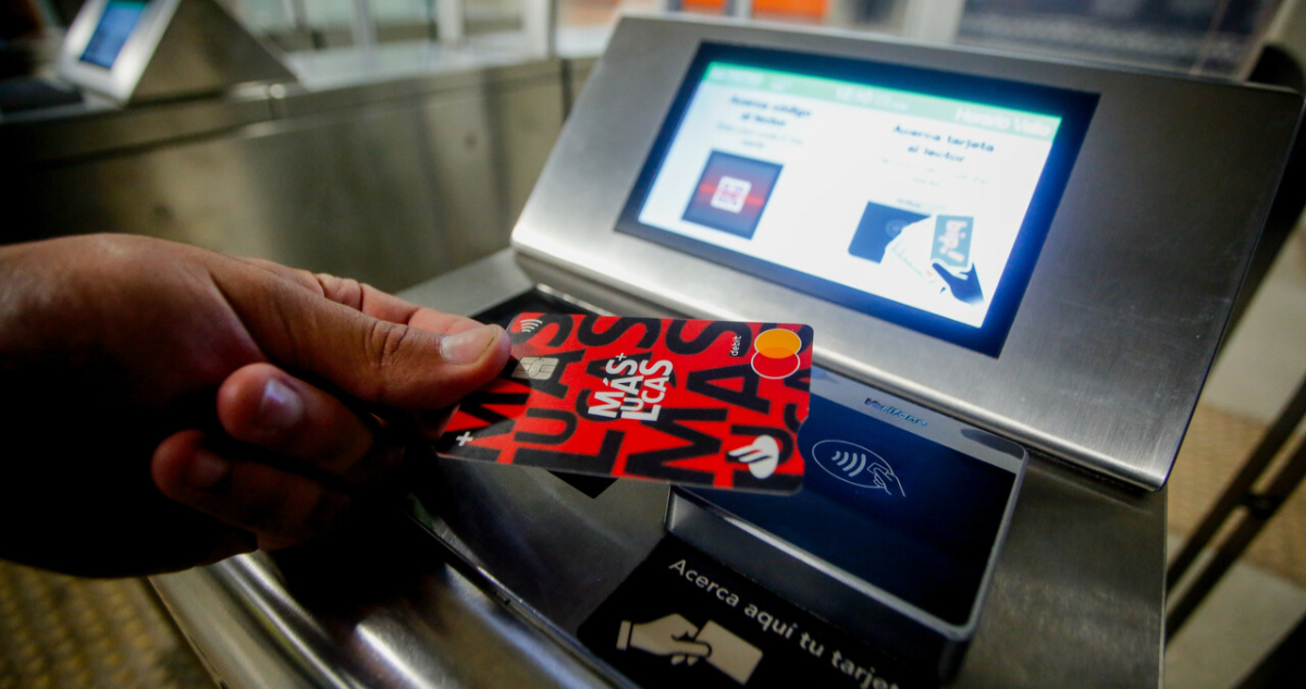 Pago con tarjetas en Metro supera el millón y medio de transacciones en primer mes de funcionamiento