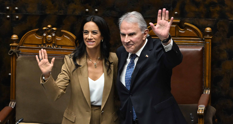 Paulina Núñez (RN) es electa presidenta del Senado: Iván Moreira (UDI) será vicepresidente