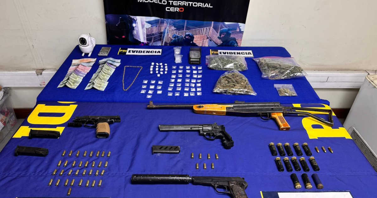PDI incauta armas y drogas en cinco allanamientos simultáneos en Puente Alto