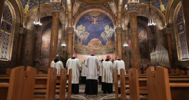 Pizzaballa rezó en Getsemaní tras negativa de la Policía israelí para oficiar misa en Santo Sepulcro