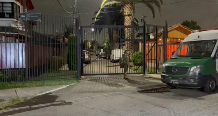 Delincuentes apuñalan a padre que intentaba rescatar a su hija de 2 años durante portonazo en Pudahuel