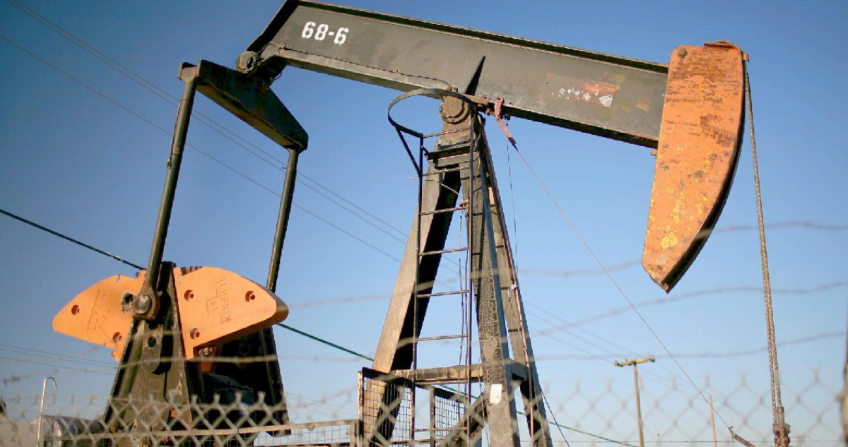 Precio del petróleo supera los 100 dólares por barril por la guerra en Medio Oriente