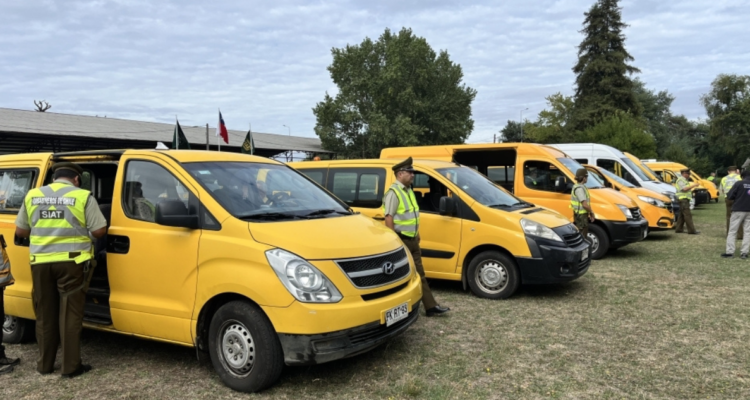 Preparando regreso a clases: Carabineros realiza amplia fiscalización a furgones escolares de Temuco
