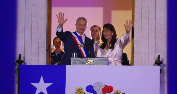 Presidente Kast promete en primer discurso “recuperar Chile” y advierte que “el que no cumpla, se va”