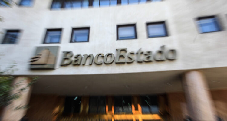 Presidente y vicepresidenta de BancoEstado presentan sus renuncias tras el cambio de gobierno