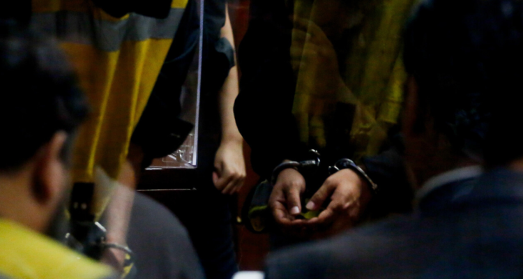 Prisión preventiva para sujeto que robó colectivo y agredió con arma blanca a su conductor en Coronel