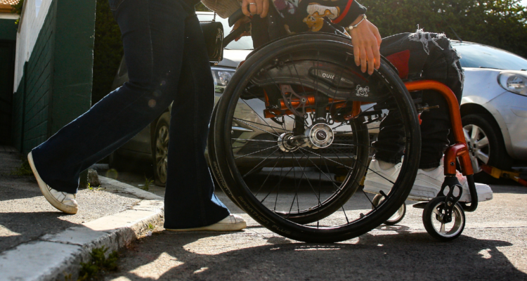 Qué es el Programa de Ayudas Técnicas para personas discapacitadas y cómo postular hasta el 7 de abril