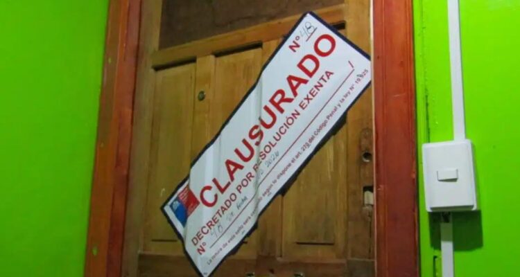 Operativo nocturno en Calama termina con dos prostíbulos clausurados