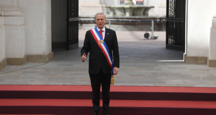 Pulso Ciudadano José Antonio Kast debuta como presidente con un 47,5% de aprobación