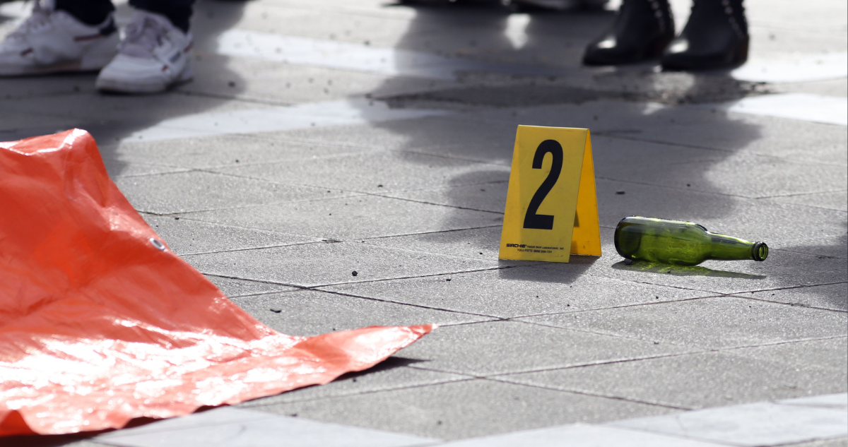 Riña con arma blanca deja una mujer fallecida y dos heridos en pleno centro de Valparaíso