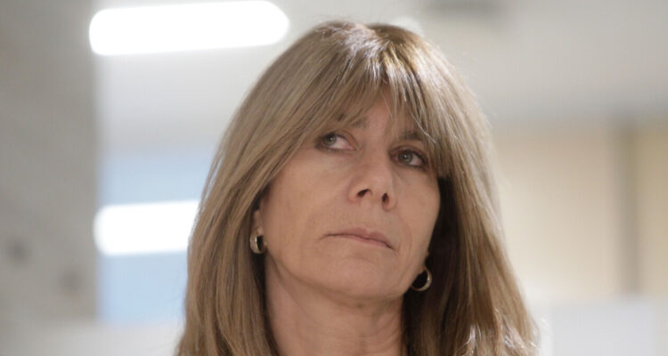 Ministra Rincón descarta desabastecimiento por alza de combustibles y llama a la calma