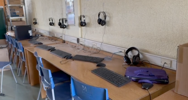1.400 escolares sin clases tras robo en liceo de Santiago: ladrones arrasaron con los computadores